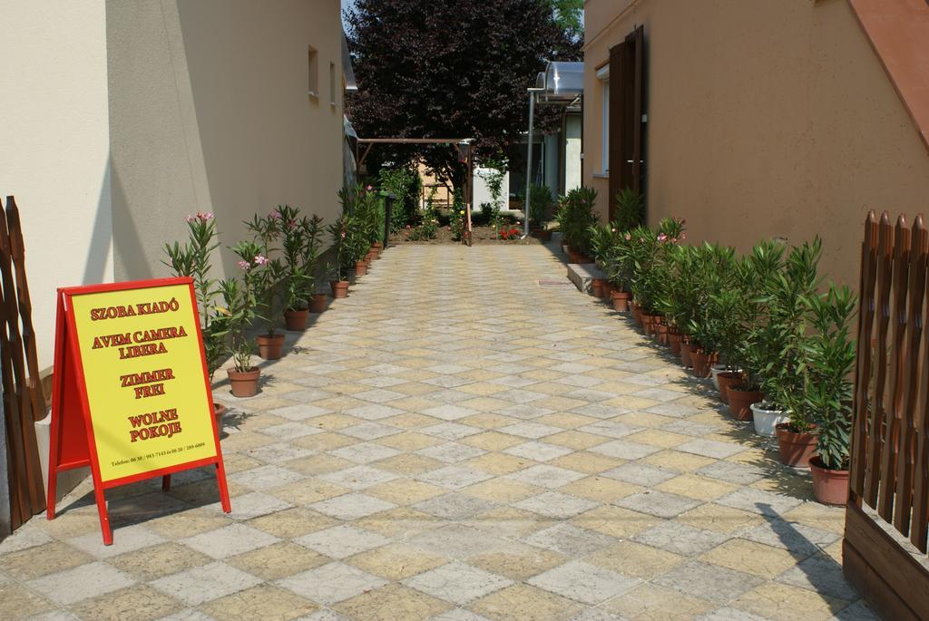 Rona Vendeghaz Hotel Hajduszoboszlo Bagian luar foto
