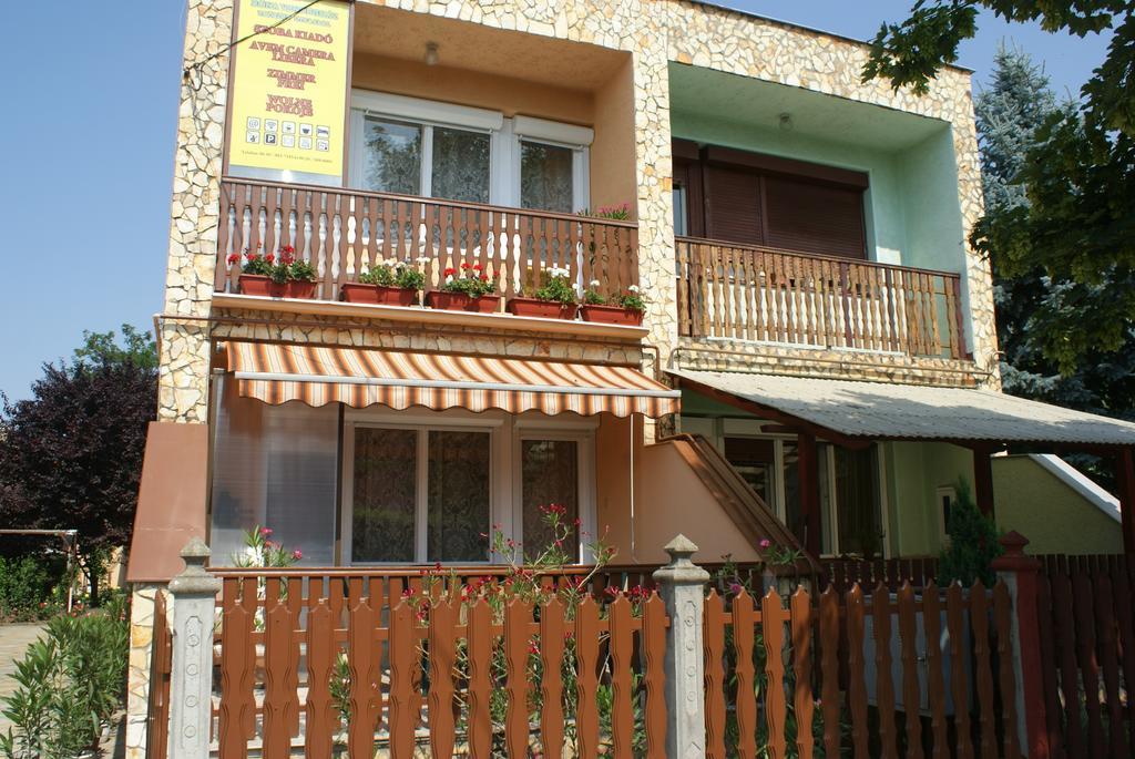 Rona Vendeghaz Hotel Hajduszoboszlo Bagian luar foto